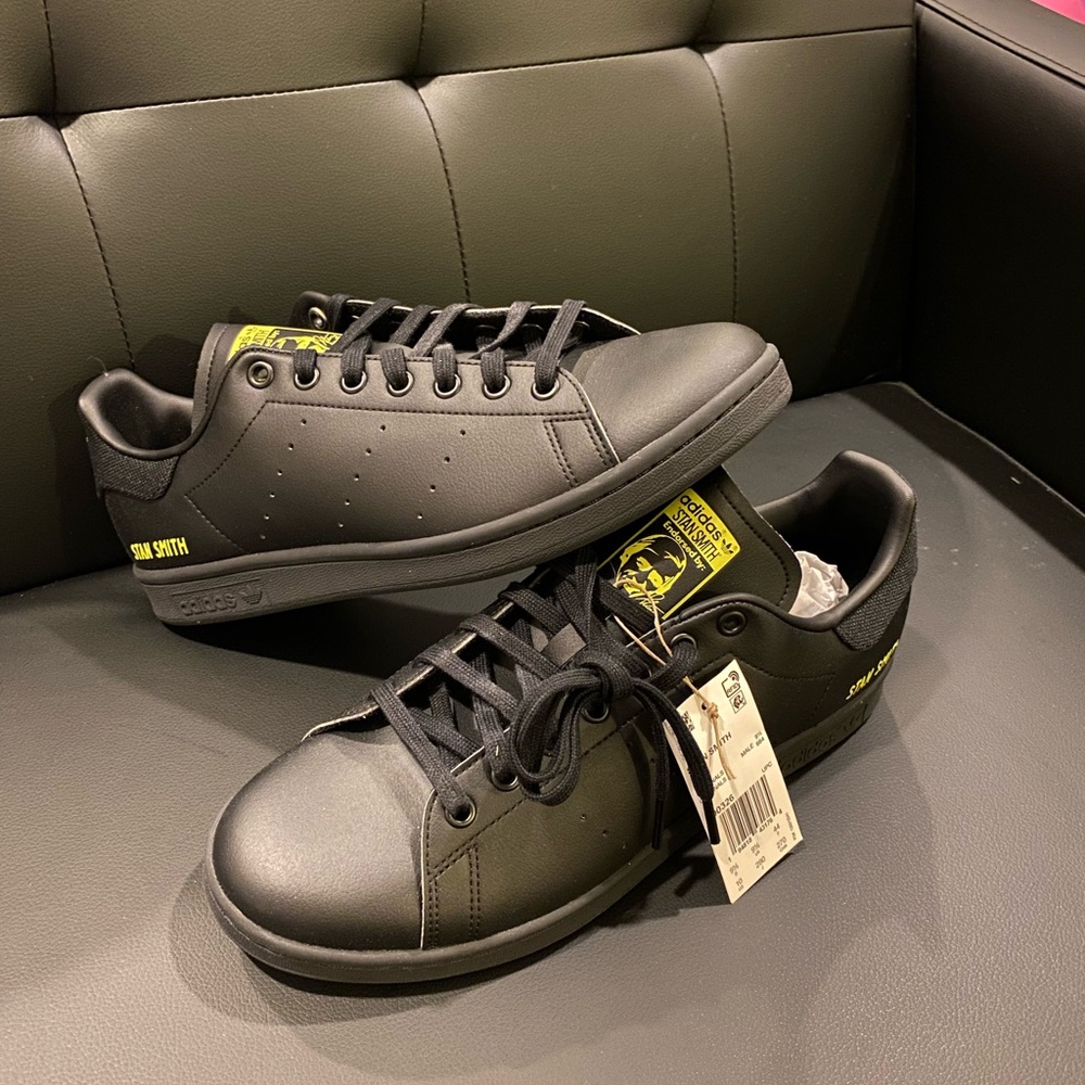 Size 10 BRAND NEW all black Stan Smiths